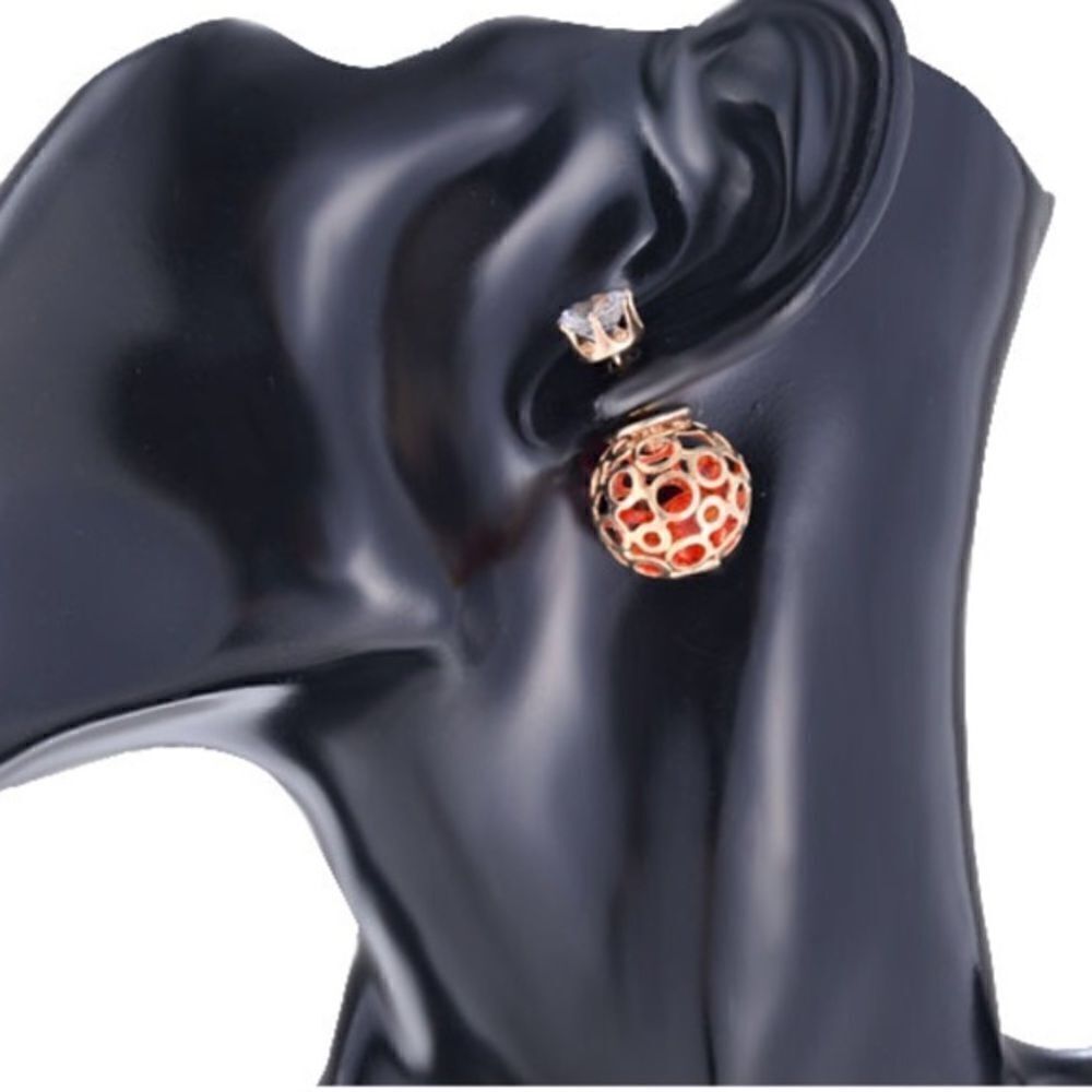 Doubleâside ballâearringsâđ